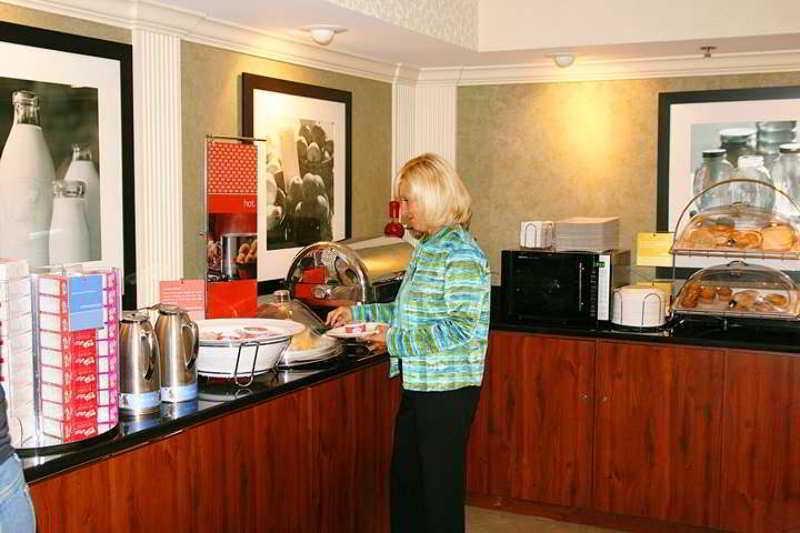 Hampton Inn Fort Wayne-Southwest Restaurant photo